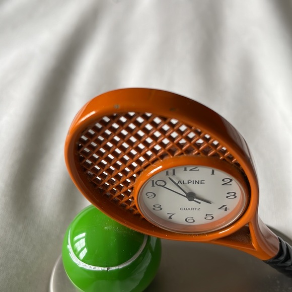 Tennis racquet clock - Picture 3 of 6